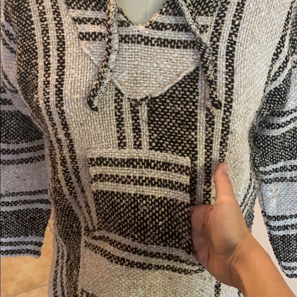 Poncho - Picture 2 of 5
